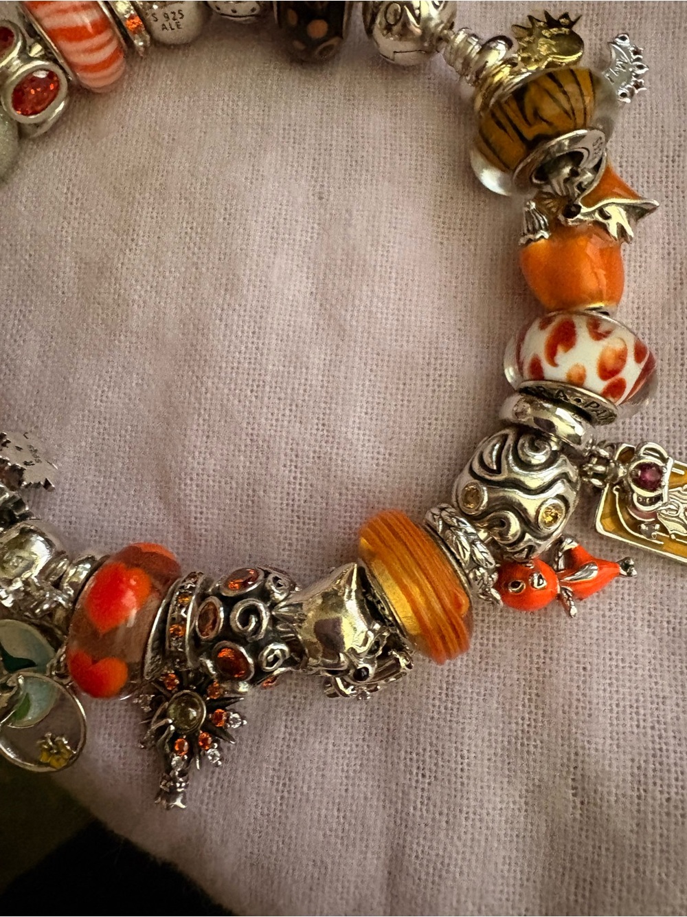 Pandora bangle with orange theme - Picture 3 of 8